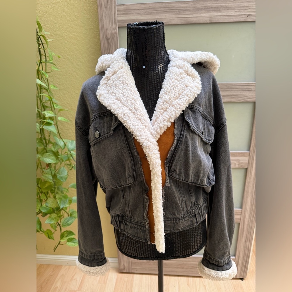 We The Free -- Free People Sherpa Hooded Cropped Denim Jacket Size M